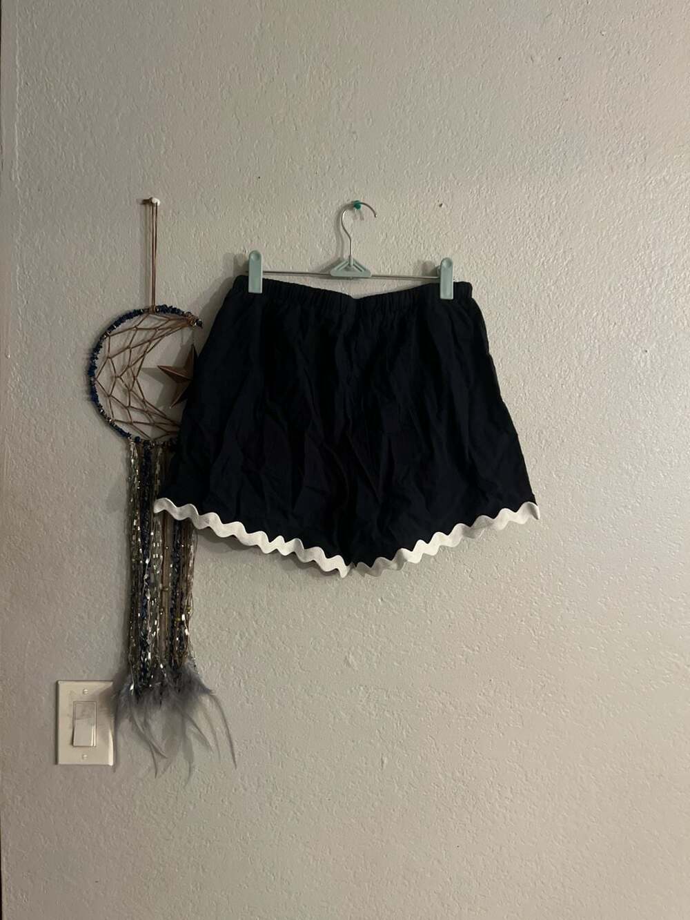 SHEIN Navy Blue Cotton Ric Rac Trim Scalloped Hem Shorts Size Medium